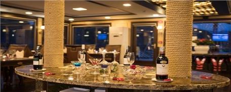 Du thuyền Orchid Trendy Lan Hạ